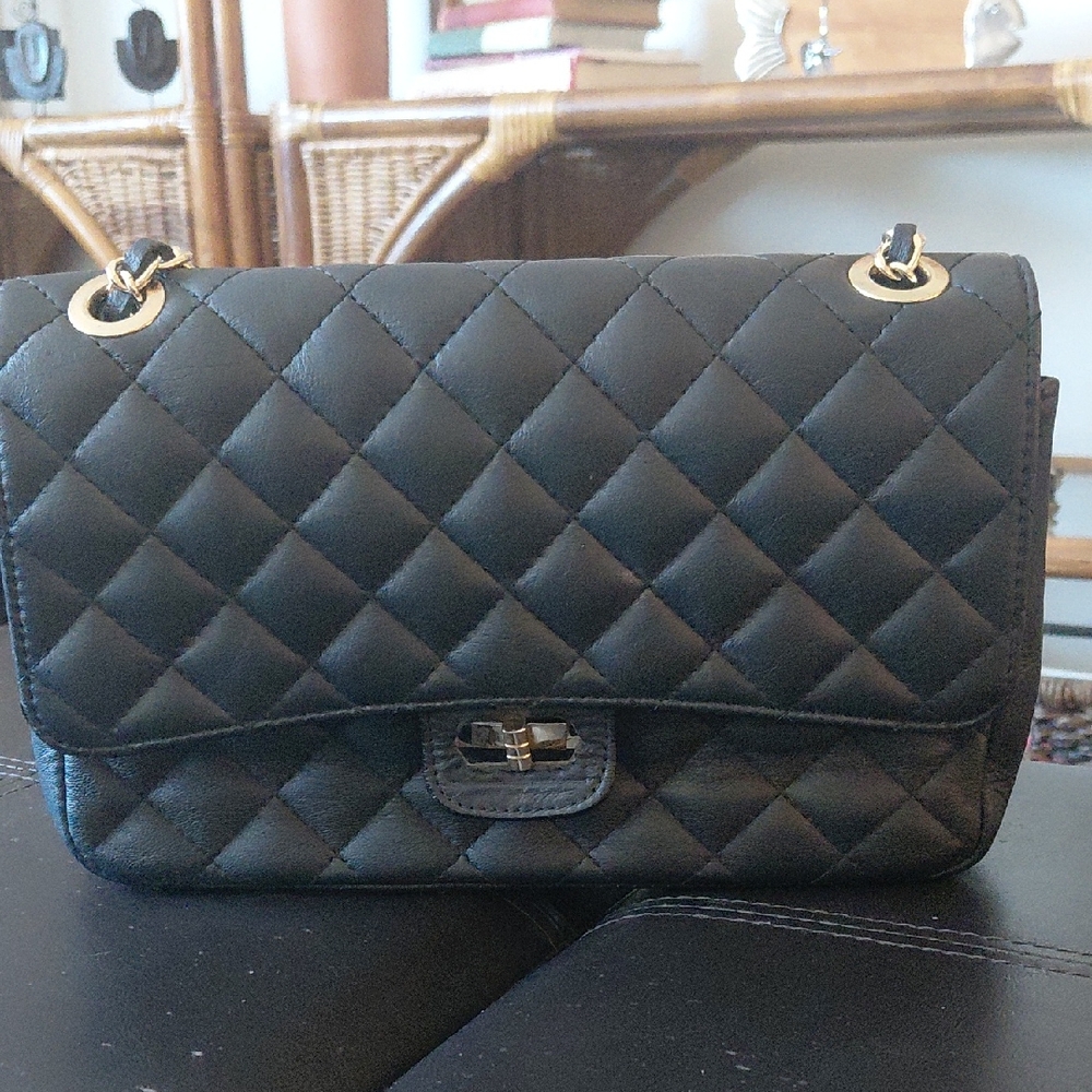 Roberta Rossi Black Quilted Chain Shoulder Bag - Classic Women's Crossbody